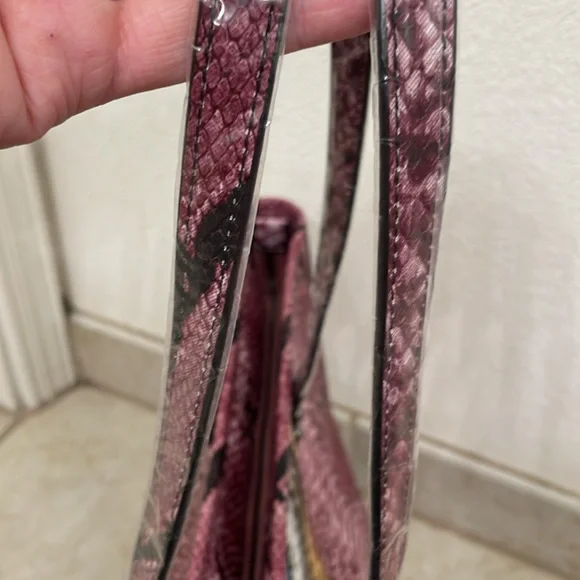 Badgley Mischka Tote with snake print - NWT! - Picture 4 of 12